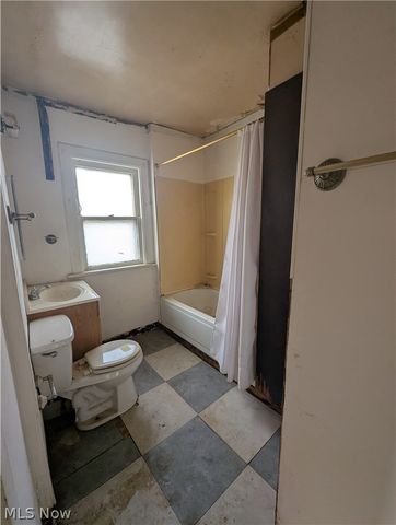 1449 Clearaire Road, Cleveland, OH 44110