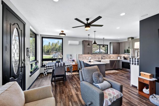 1100 E Denison Chattaroy Rd, Deer Park, WA 99006