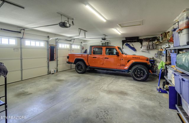 2045 kings View Loop, Seymour, TN 37865