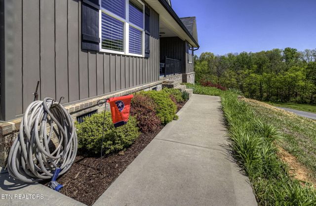 2045 kings View Loop, Seymour, TN 37865
