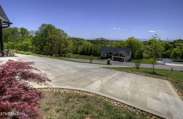2045 kings View Loop, Seymour, TN 37865