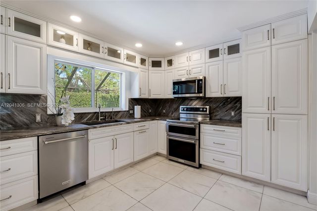 8480 SW 66th St 0, Miami, FL 33143