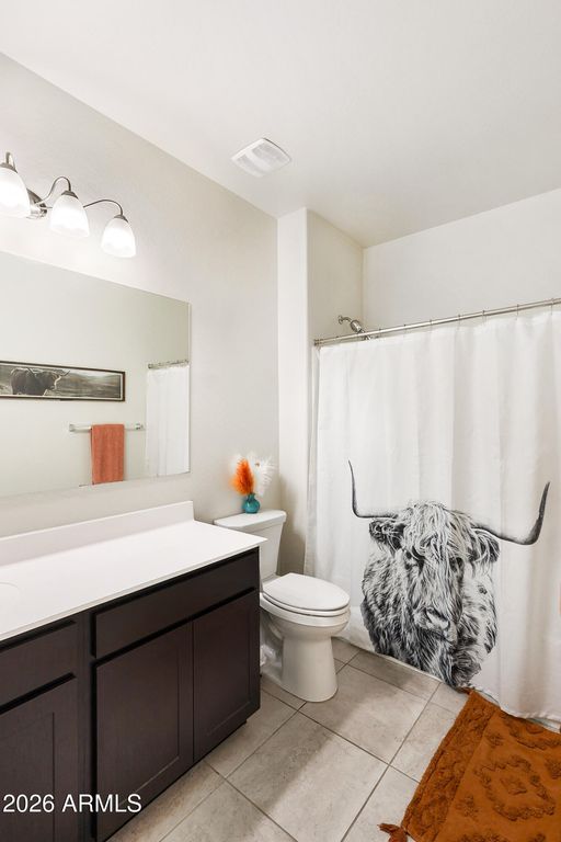 Image 16 of property listing at 18570 W DESERT HOLLOW Drive, Wittmann, AZ 85361