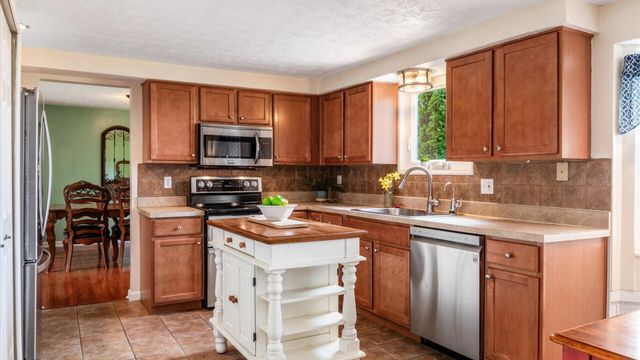 110 Canterberry Lane SW, Reynoldsburg, OH 43068