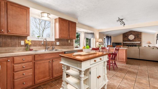 110 Canterberry Lane SW, Reynoldsburg, OH 43068