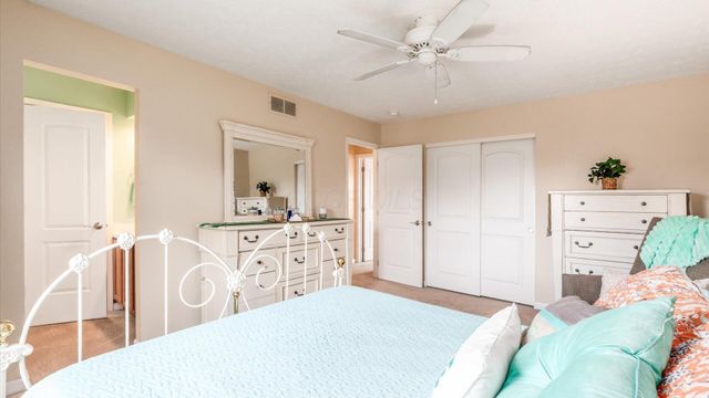 110 Canterberry Lane SW, Reynoldsburg, OH 43068