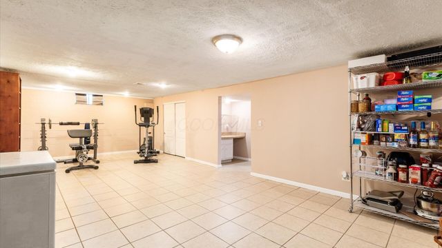 110 Canterberry Lane SW, Reynoldsburg, OH 43068
