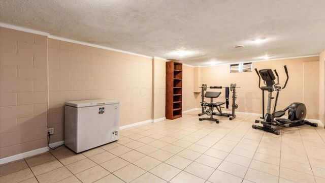 110 Canterberry Lane SW, Reynoldsburg, OH 43068