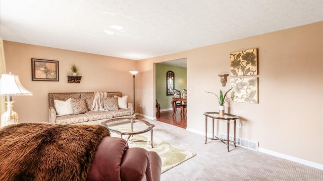 110 Canterberry Lane SW, Reynoldsburg, OH 43068