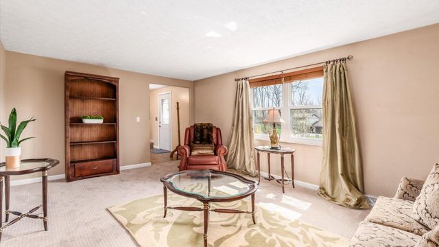 110 Canterberry Lane SW, Reynoldsburg, OH 43068