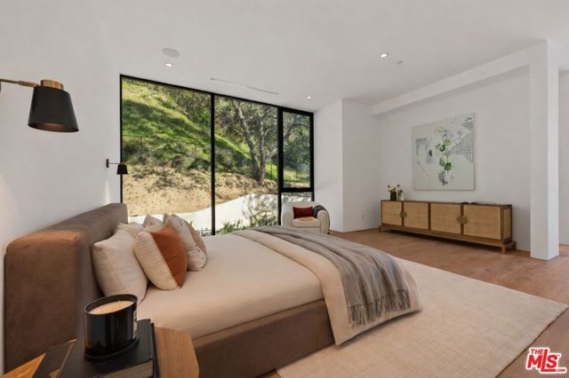 1508 Roscomare Road, Los Angeles, CA 90077