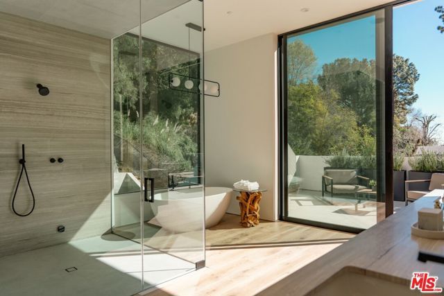 1508 Roscomare Road, Los Angeles, CA 90077