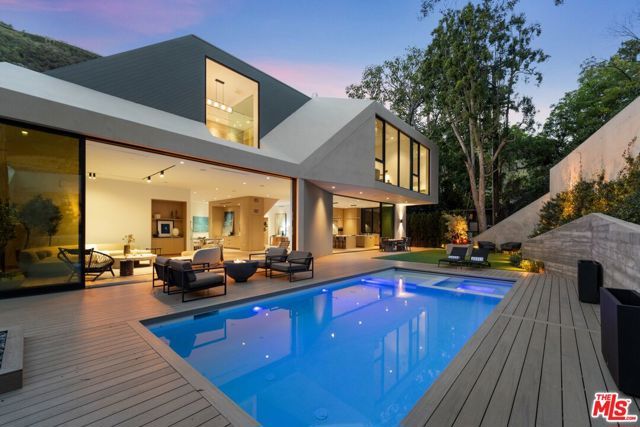 1508 Roscomare Road, Los Angeles, CA 90077