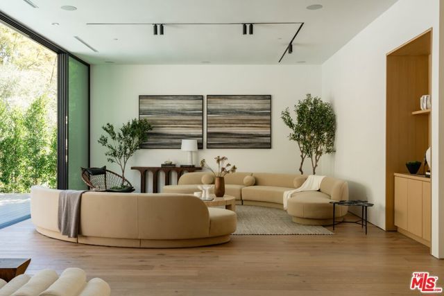 1508 Roscomare Road, Los Angeles, CA 90077