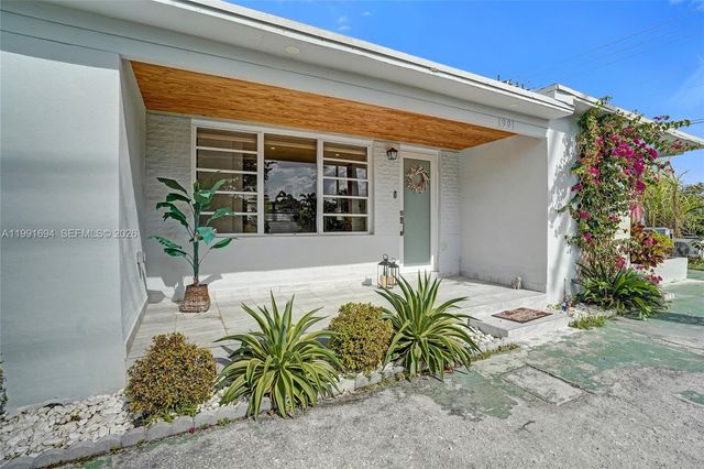 1991 SW 62nd Ave, West Miami, FL 33155