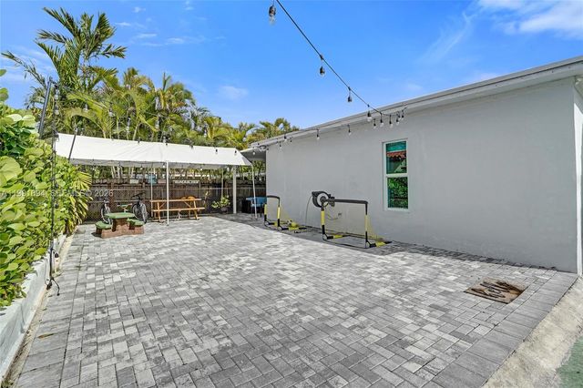 1991 SW 62nd Ave, West Miami, FL 33155