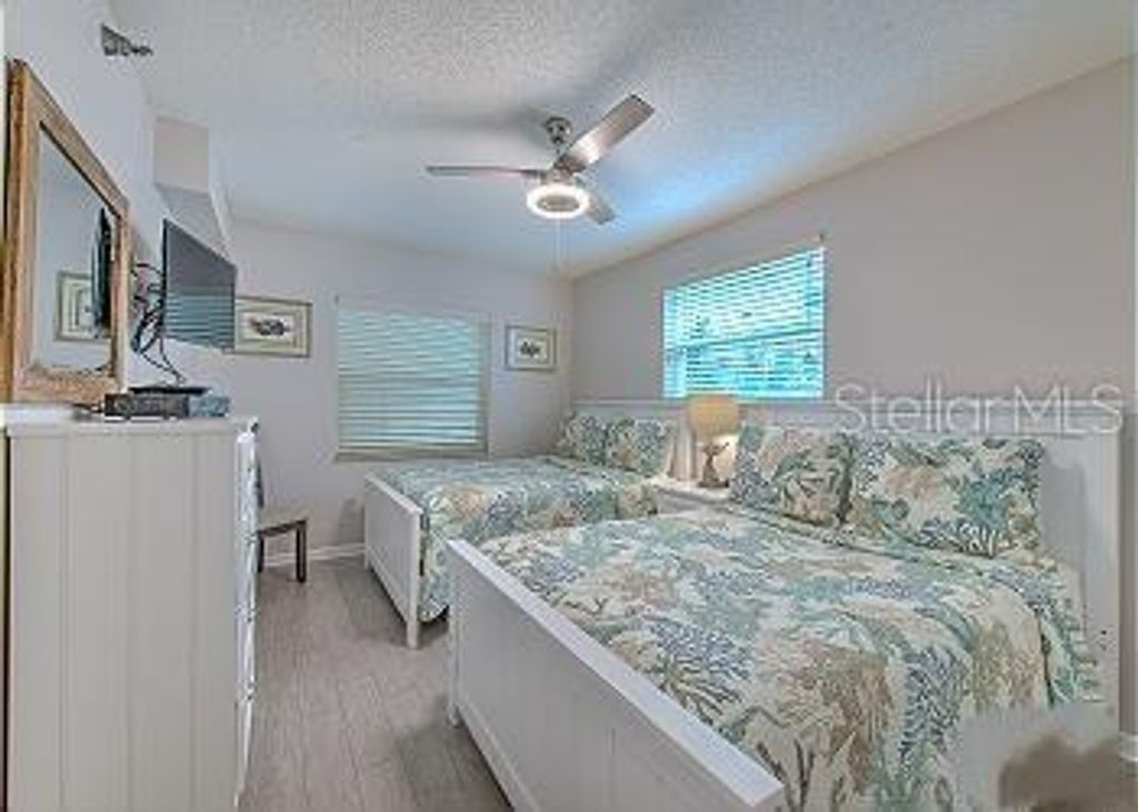 Image 15 of property listing at 1510 GULF BOULEVARD 101, Indian Rocks Beach, FL 33785