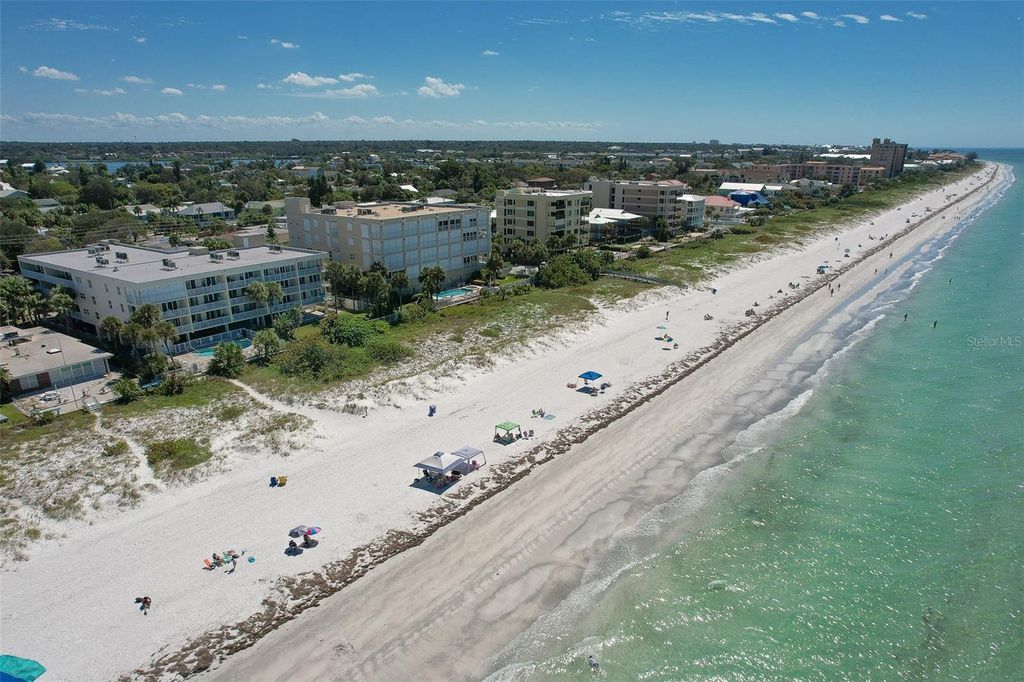 Image 19 of property listing at 1510 GULF BOULEVARD 101, Indian Rocks Beach, FL 33785