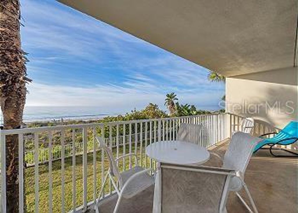 Image 3 of property listing at 1510 GULF BOULEVARD 101, Indian Rocks Beach, FL 33785