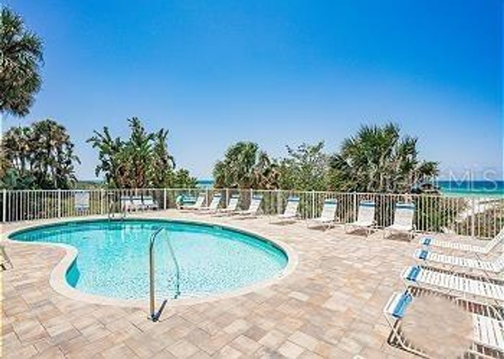Image 22 of property listing at 1510 GULF BOULEVARD 101, Indian Rocks Beach, FL 33785