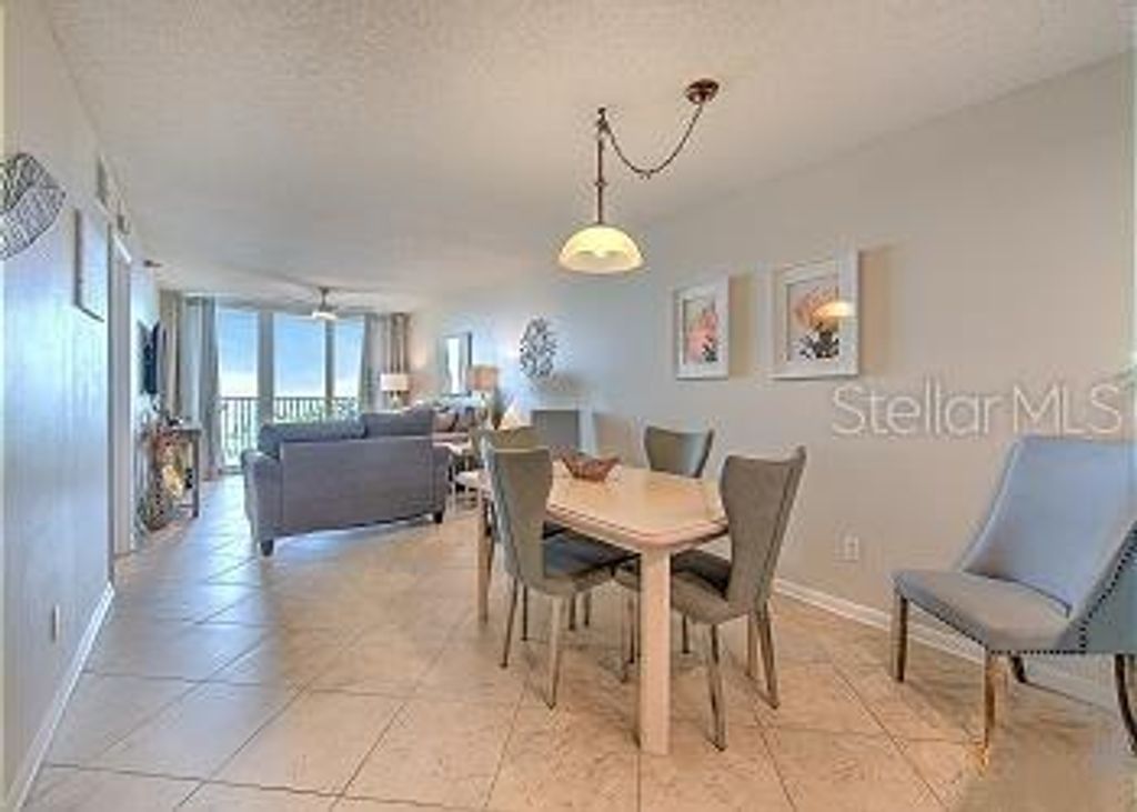 Image 7 of property listing at 1510 GULF BOULEVARD 101, Indian Rocks Beach, FL 33785