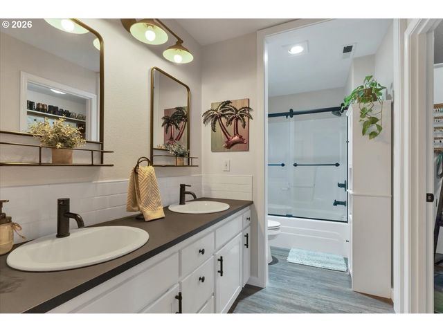 1155 Little John Loop, Salem, OR 97304