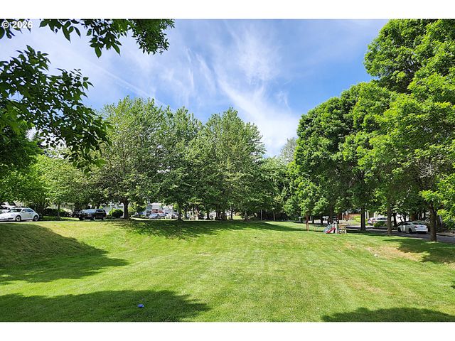1155 Little John Loop, Salem, OR 97304
