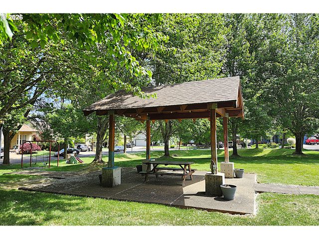 1155 Little John Loop, Salem, OR 97304