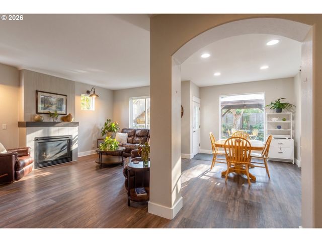1155 Little John Loop, Salem, OR 97304