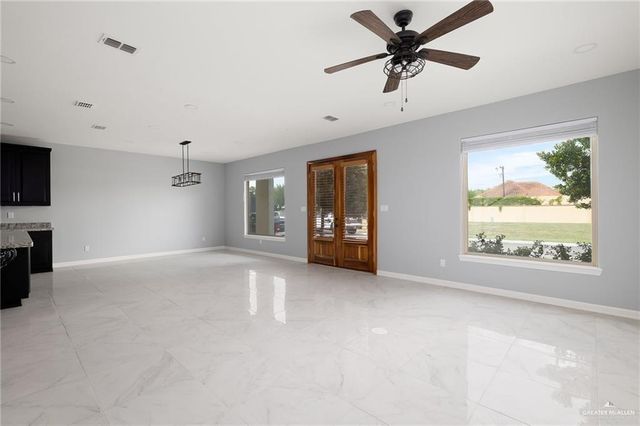5307 N Crown Point, Pharr, TX 78577