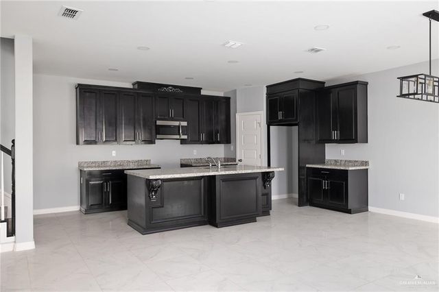 5307 N Crown Point, Pharr, TX 78577