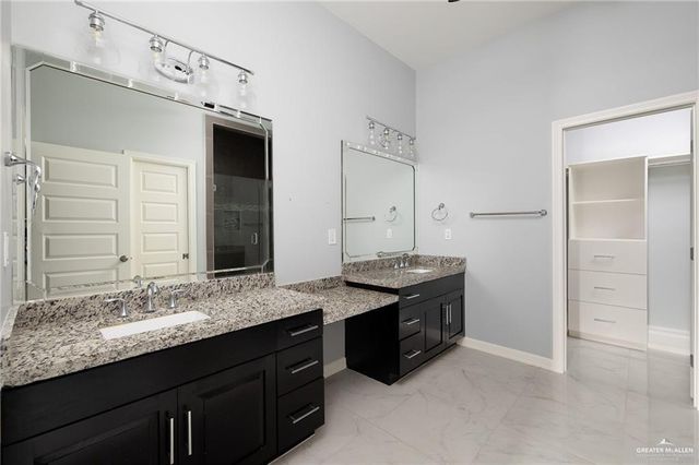 5307 N Crown Point, Pharr, TX 78577