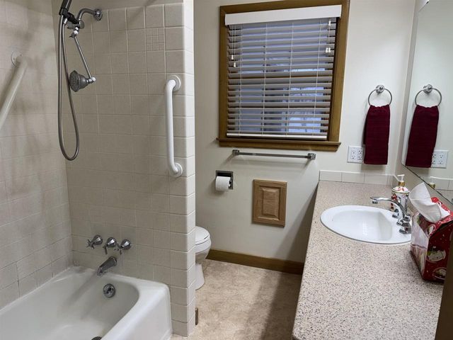 6715 North Avenue, Middleton, WI 53562