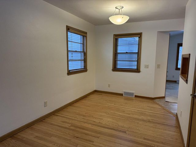 6715 North Avenue, Middleton, WI 53562