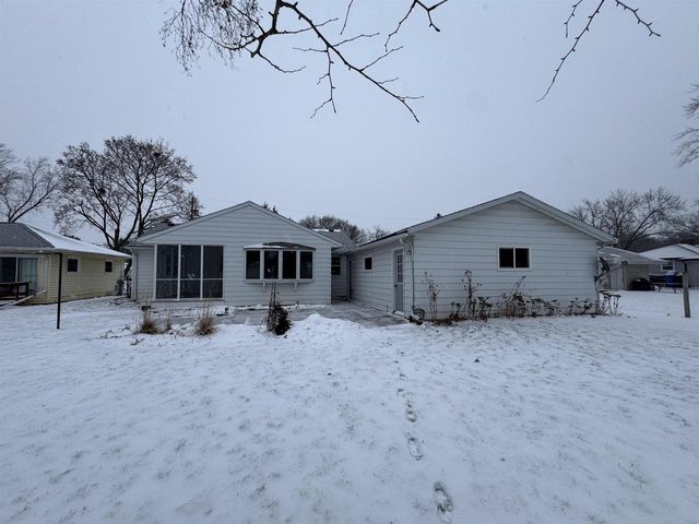 6715 North Avenue, Middleton, WI 53562