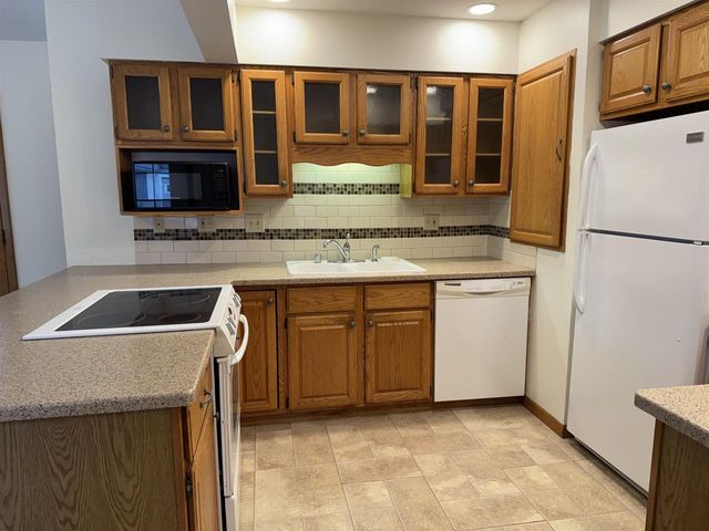 6715 North Avenue, Middleton, WI 53562