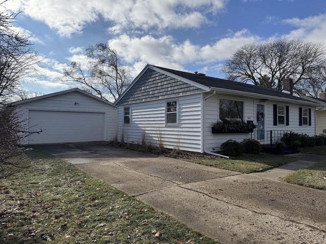 6715 North Avenue, Middleton, WI 53562