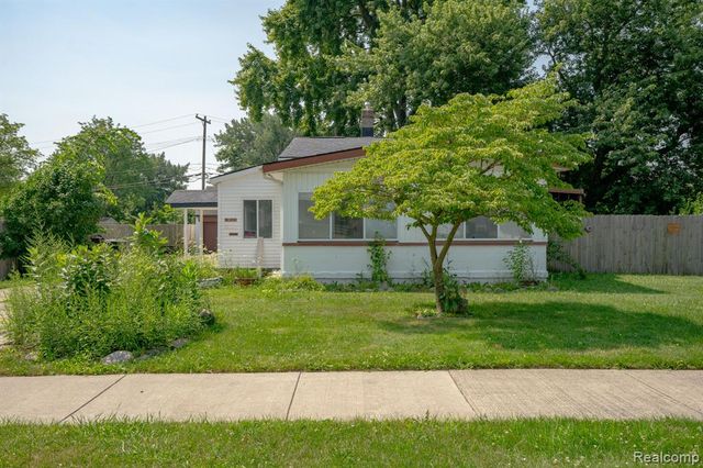 19520 Georgia Street, Roseville, MI 48066