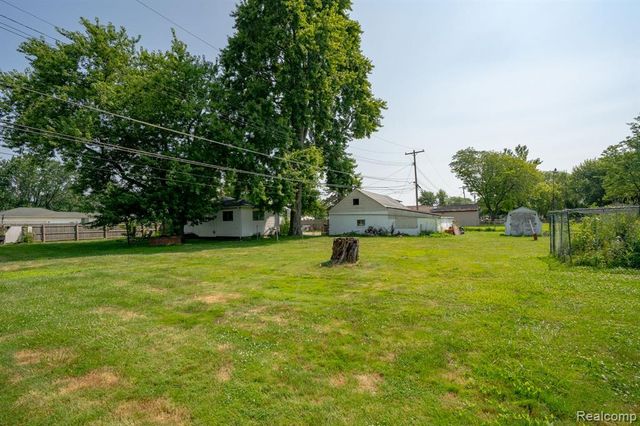 19520 Georgia Street, Roseville, MI 48066