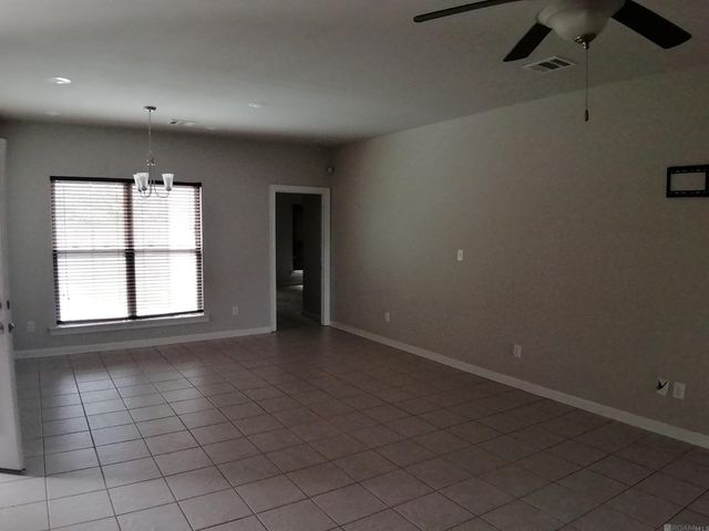 8082 Antebellum Ave, Baton Rouge, LA 70820