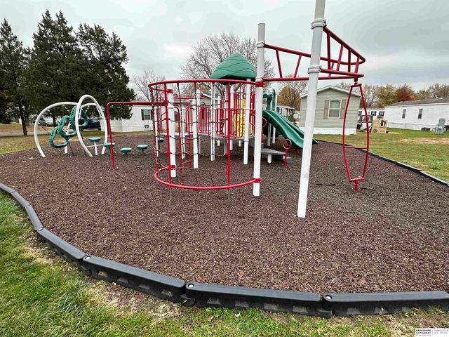 1407 W Commodore Boulevard, Lincoln, NE 68522