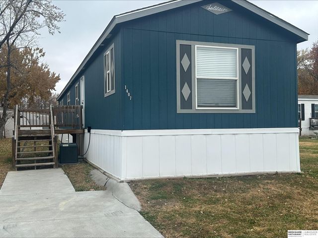 1407 W Commodore Boulevard, Lincoln, NE 68522