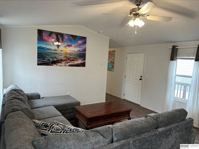 1407 W Commodore Boulevard, Lincoln, NE 68522