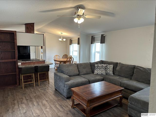 1407 W Commodore Boulevard, Lincoln, NE 68522