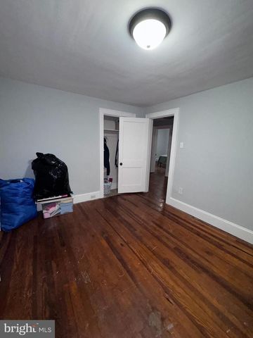25 W MAIN ST, Elverson, PA 19520