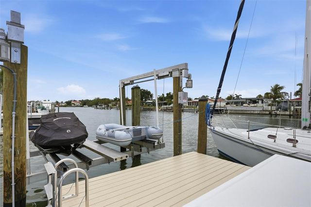 4424 45TH STREET S, St Petersburg, FL 33711