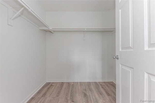 29242 W Glen Oaks, Farmington Hills, MI 48334