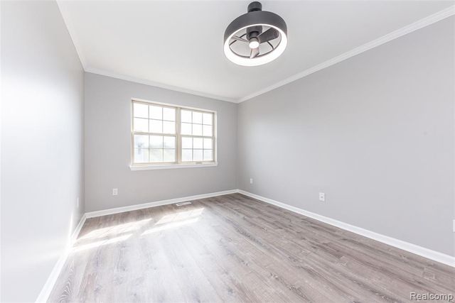29242 W Glen Oaks, Farmington Hills, MI 48334