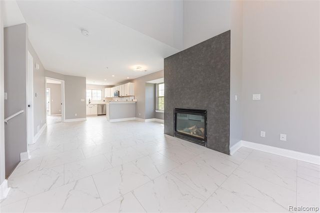 29242 W Glen Oaks, Farmington Hills, MI 48334