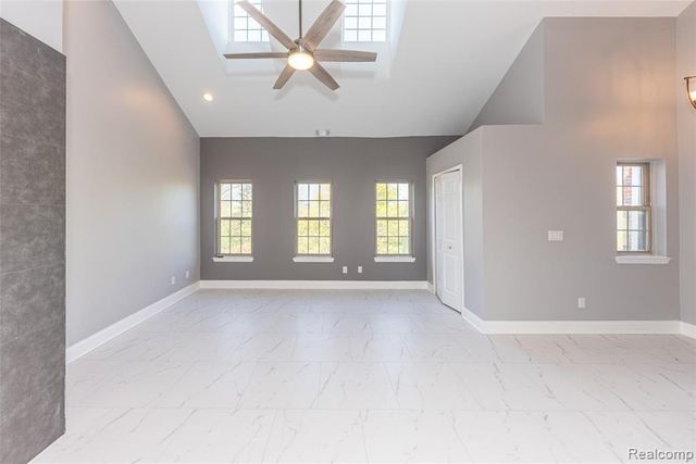 29242 W Glen Oaks, Farmington Hills, MI 48334